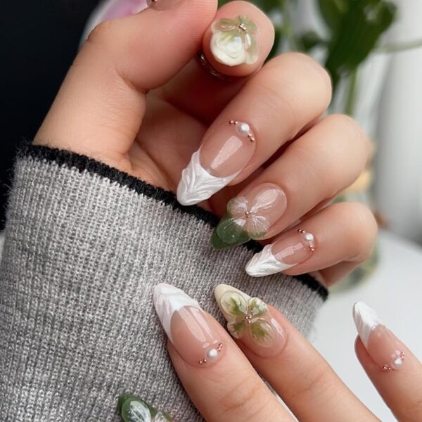 Green Almond Press On Nails 3D Flower Pearl French 24 Pcs